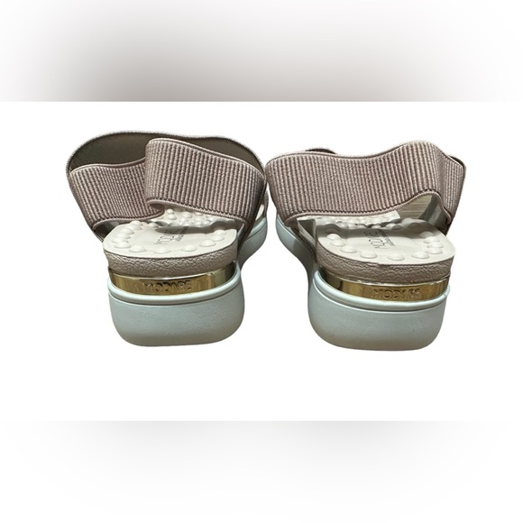 Modare Ultra-comfort insole cushion
nude color flatform sandals. Sz. 8 - Picture 6 of 9